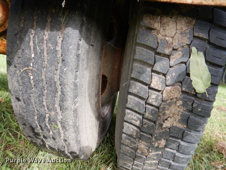 image for item KW9510 1992 Butler EW2850  pole trailer