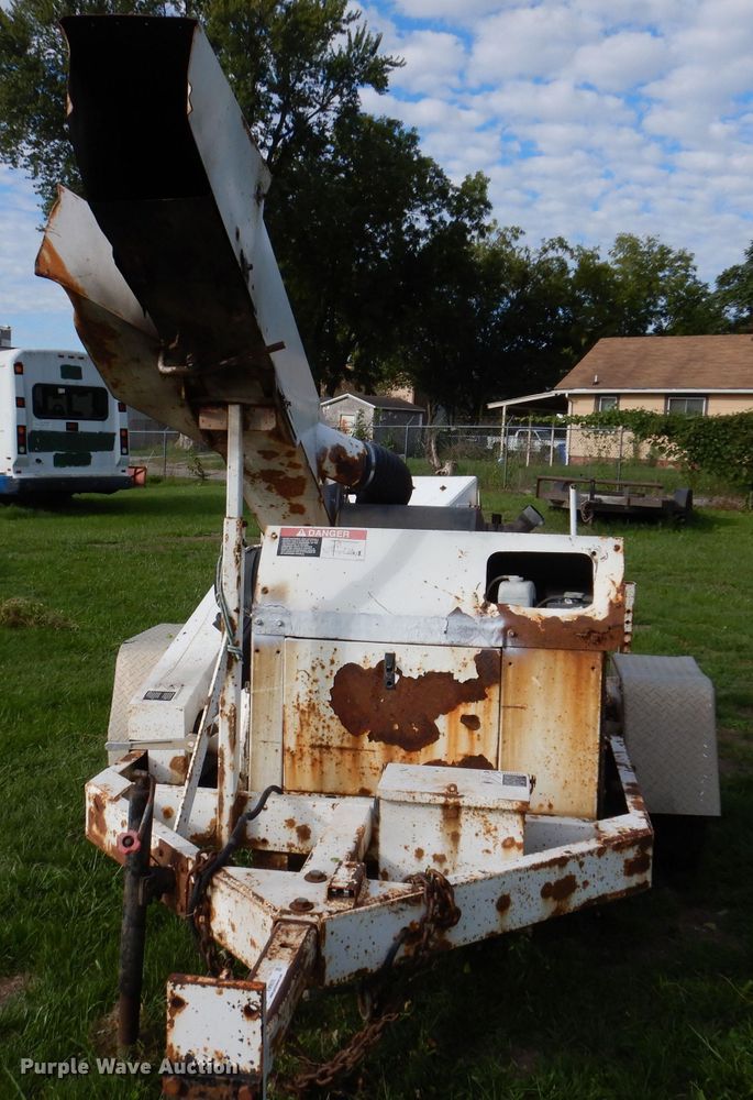 image for item KW9515 Wood Chuck Chipper  wood chipper
