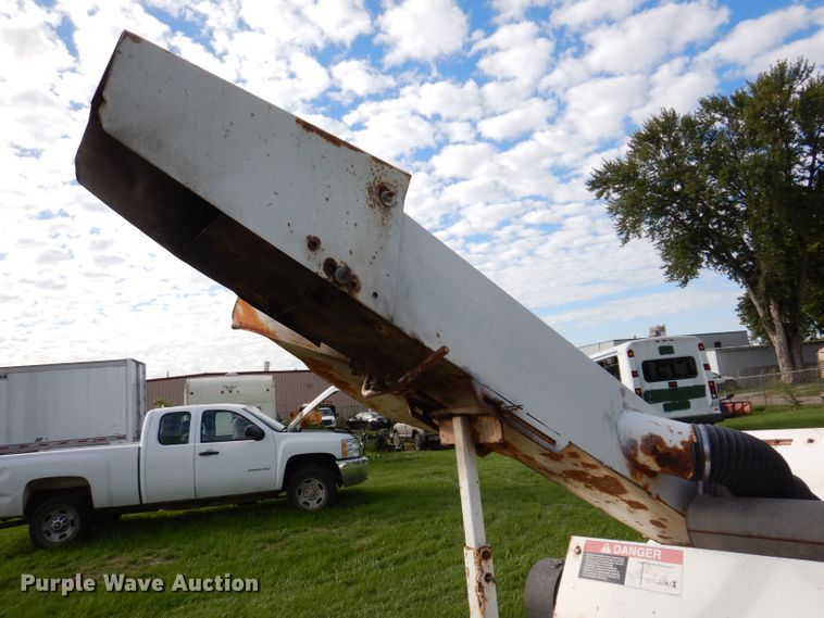 image for item KW9515 Wood Chuck Chipper  wood chipper