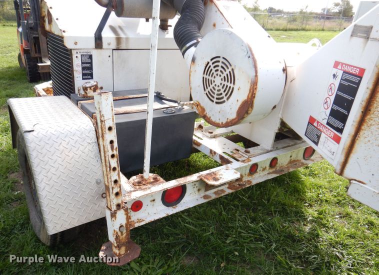 image for item KW9515 Wood Chuck Chipper  wood chipper