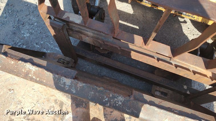 image for item LK9871 2009 Caterpillar 262C  skid steer loader