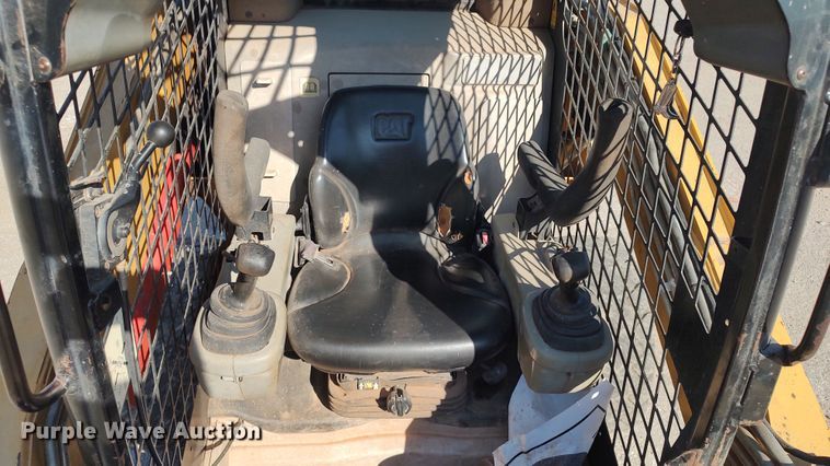 image for item LK9871 2009 Caterpillar 262C  skid steer loader