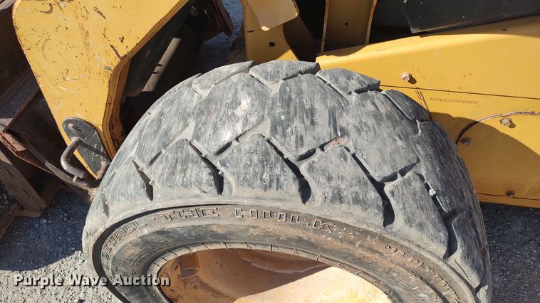 image for item LK9871 2009 Caterpillar 262C  skid steer loader