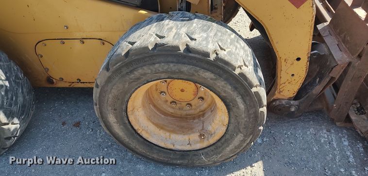 image for item LK9871 2009 Caterpillar 262C  skid steer loader