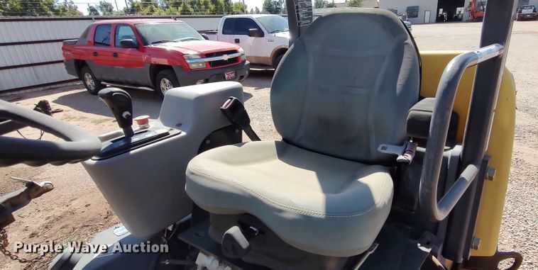 image for item LK9889 2010 Volvo SD25D  single drum roller