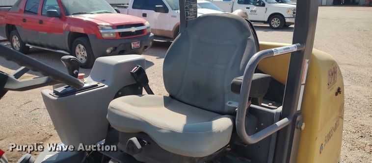 image for item LK9889 2010 Volvo SD25D  single drum roller