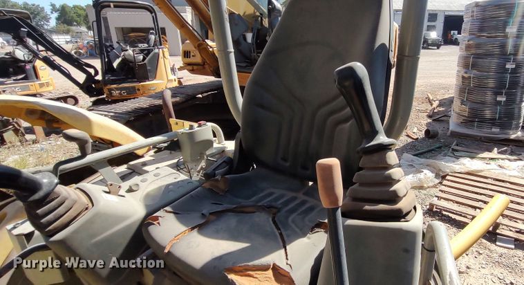 image for item LK9890 2011 Yanmar ViO35-5B  mini excavator