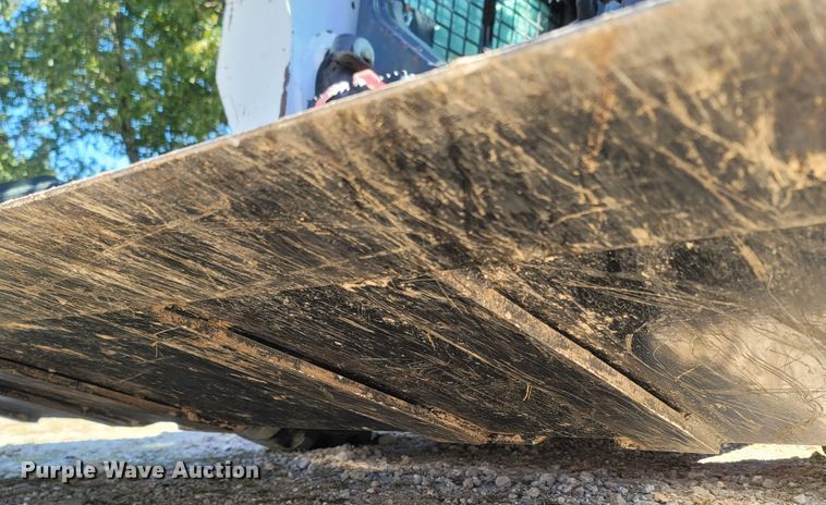 image for item LM9750 2015 Bobcat S590  skid steer loader