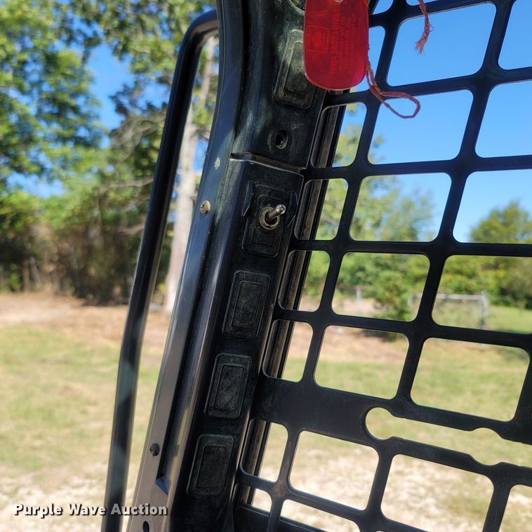 image for item LM9750 2015 Bobcat S590  skid steer loader