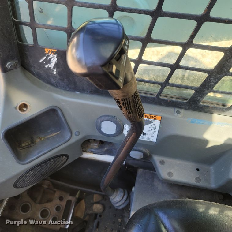 image for item LM9750 2015 Bobcat S590  skid steer loader