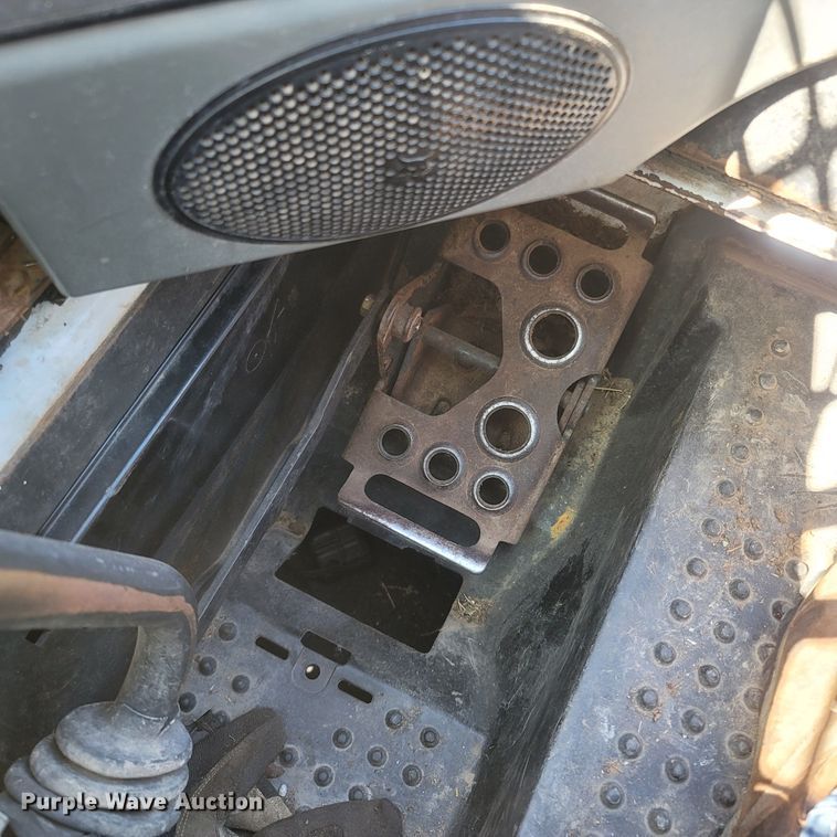 image for item LM9750 2015 Bobcat S590  skid steer loader