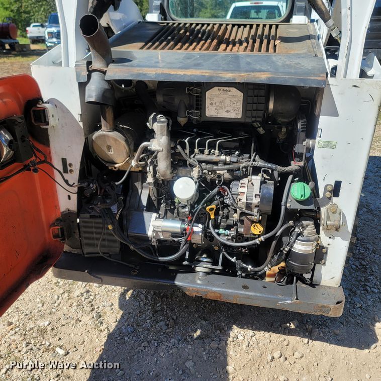 image for item LM9750 2015 Bobcat S590  skid steer loader