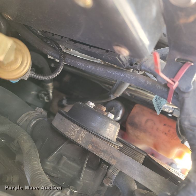 image for item LM9750 2015 Bobcat S590  skid steer loader