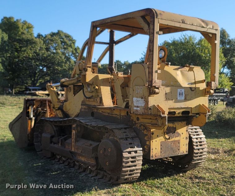 image for item LN9588 1971 International Harvester 175B  track loader