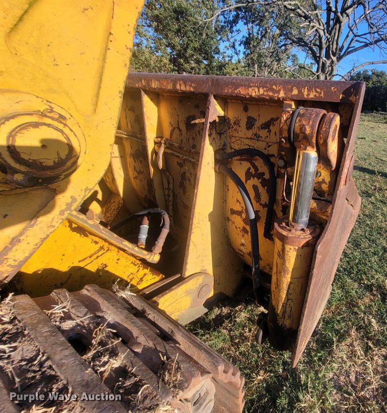 image for item LN9588 1971 International Harvester 175B  track loader
