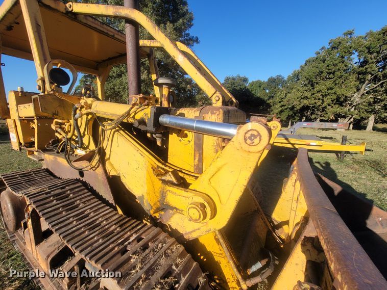 image for item LN9588 1971 International Harvester 175B  track loader