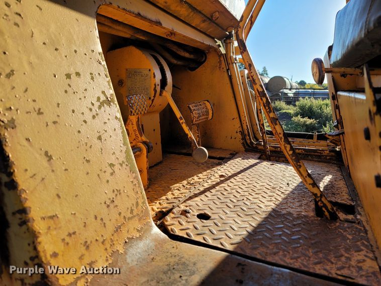 image for item LN9588 1971 International Harvester 175B  track loader