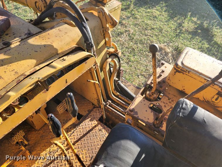 image for item LN9588 1971 International Harvester 175B  track loader