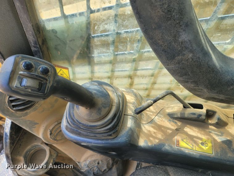 image for item LN9590 2018 Caterpillar 299D2  tracked skid steer loader