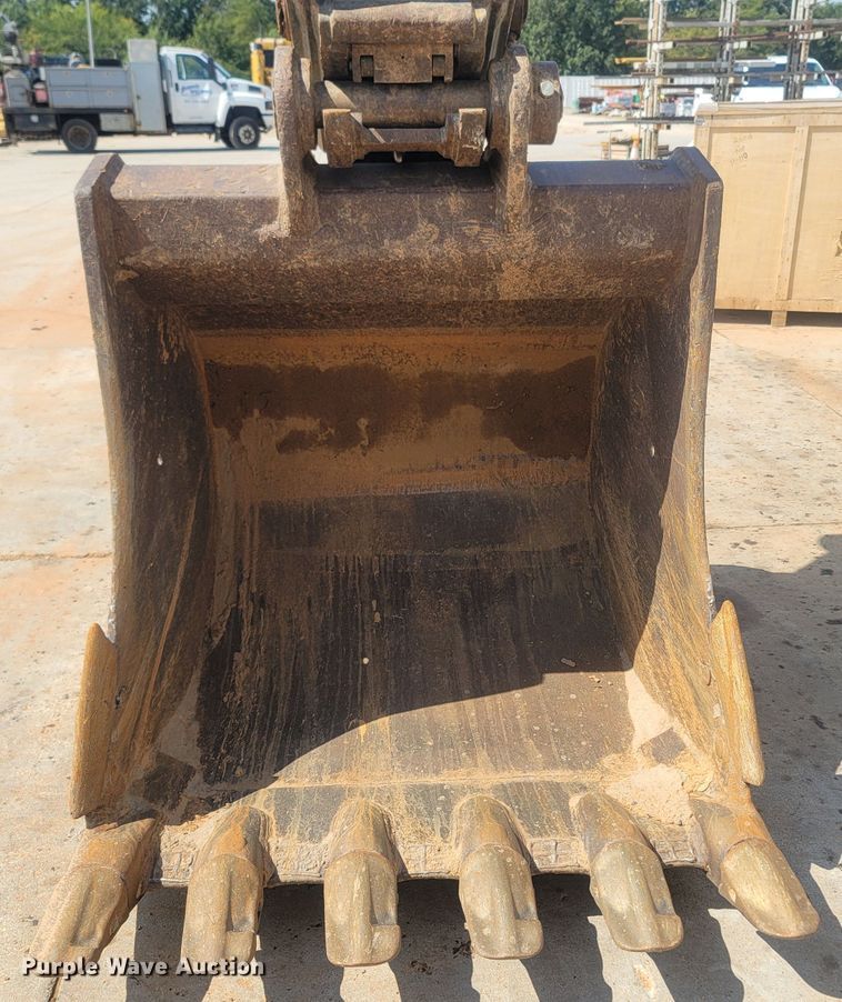 image for item LN9591 2013 Komatsu PC360LC-10  excavator