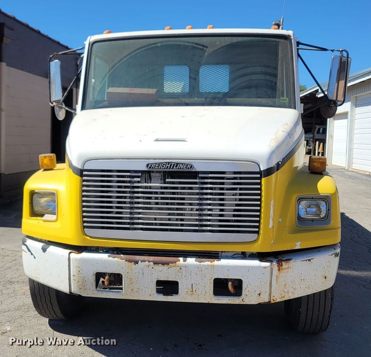 image for item LN9599 1996 Freightliner FL70  dump truck