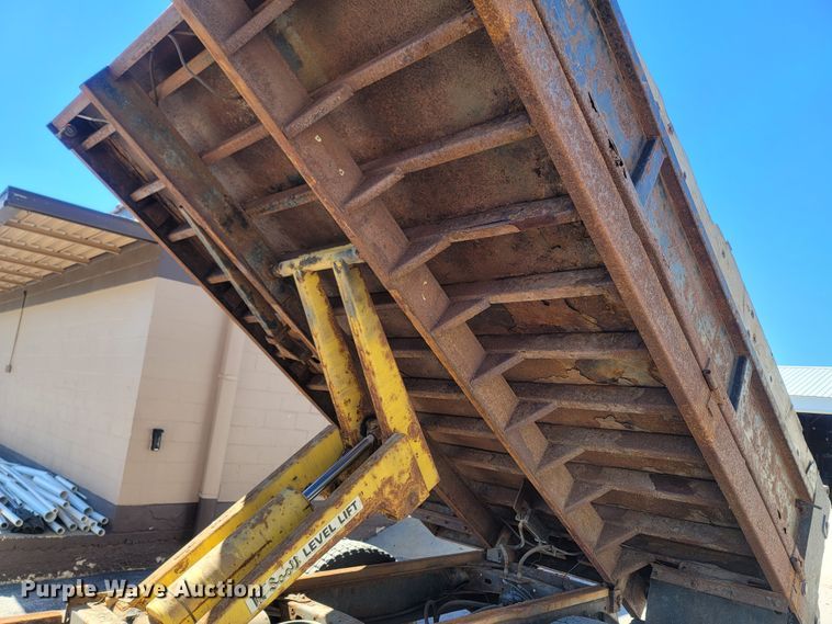 image for item LN9599 1996 Freightliner FL70  dump truck