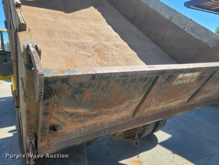 image for item LN9599 1996 Freightliner FL70  dump truck