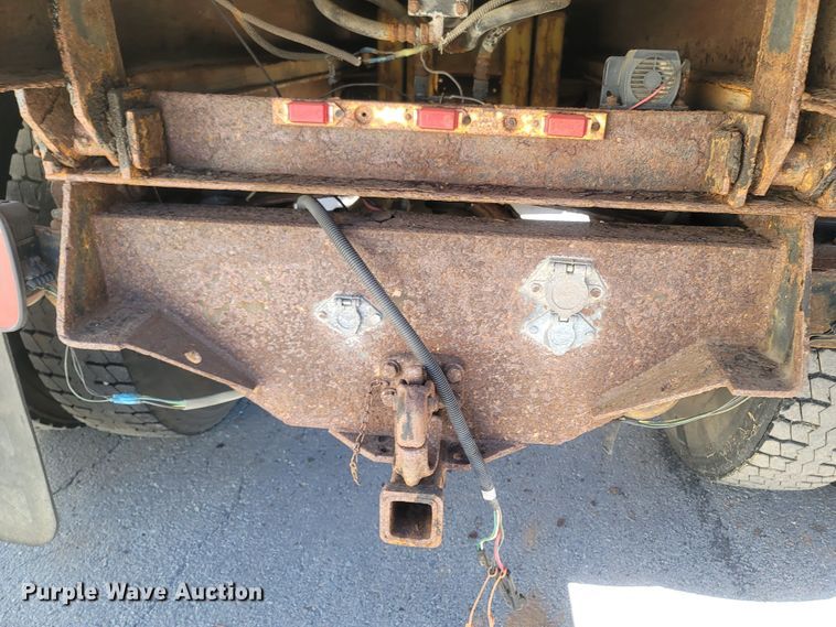 image for item LN9599 1996 Freightliner FL70  dump truck