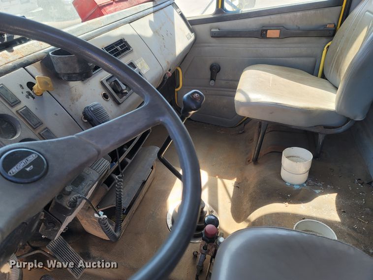 image for item LN9599 1996 Freightliner FL70  dump truck
