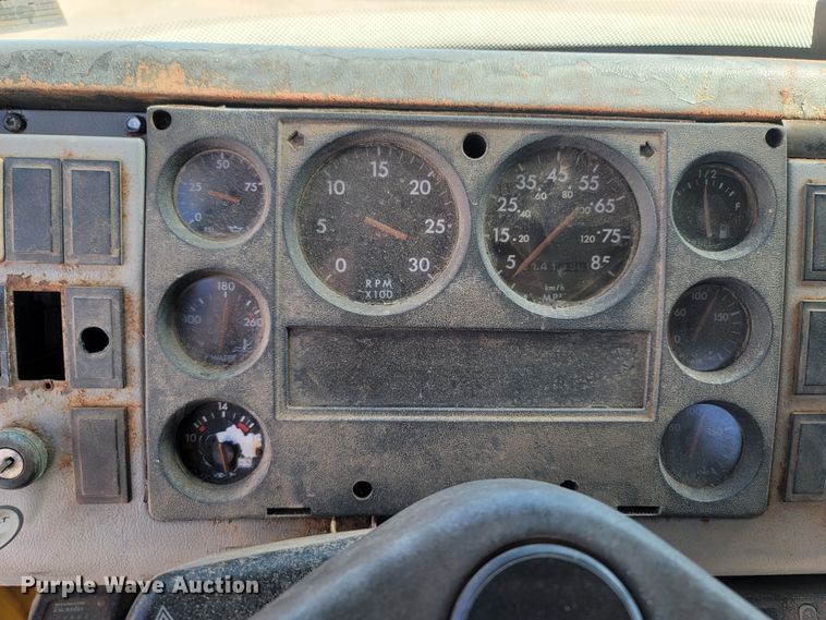 image for item LN9599 1996 Freightliner FL70  dump truck