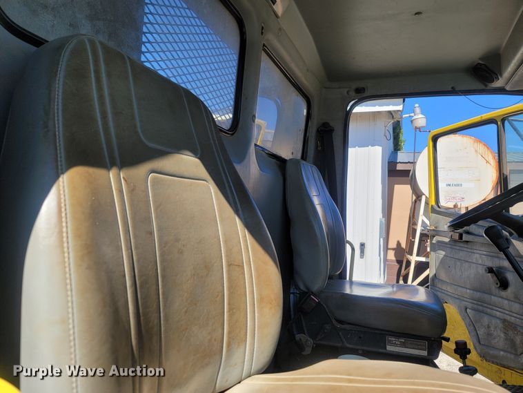 image for item LN9599 1996 Freightliner FL70  dump truck