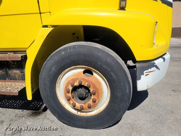 image for item LN9599 1996 Freightliner FL70  dump truck