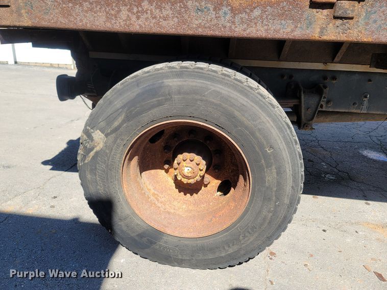 image for item LN9599 1996 Freightliner FL70  dump truck