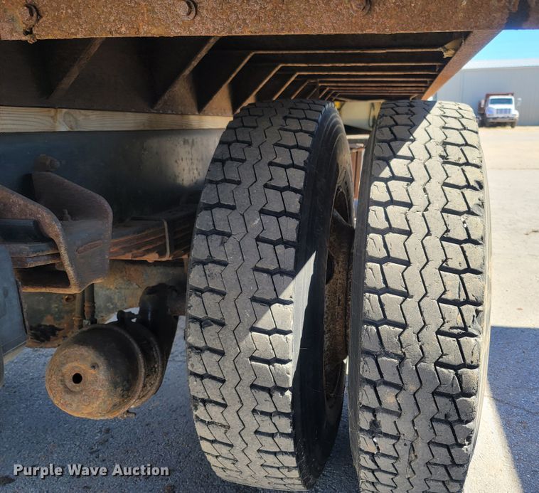 image for item LN9599 1996 Freightliner FL70  dump truck