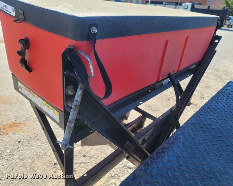 image for item LN9605 Western 1000  spreader