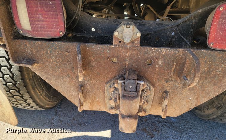 image for item LN9606 1993 International 4900  dump truck