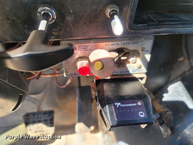 image for item LN9606 1993 International 4900  dump truck