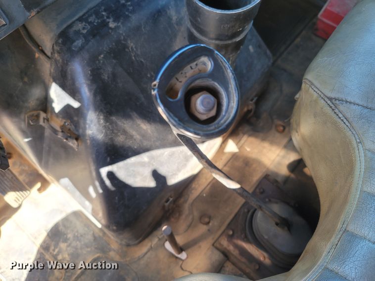 image for item LN9606 1993 International 4900  dump truck