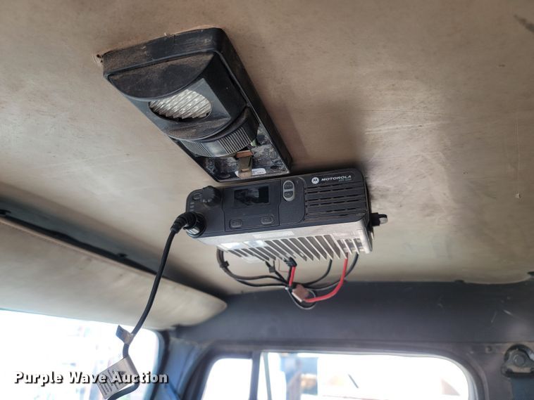 image for item LN9606 1993 International 4900  dump truck