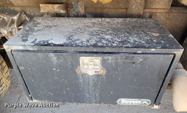 image for item LN9606 1993 International 4900  dump truck