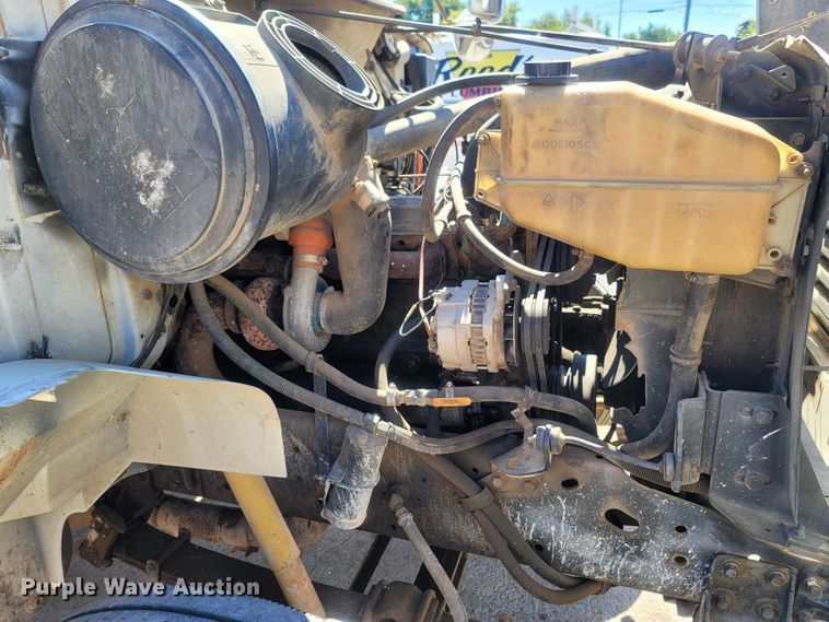 image for item LN9606 1993 International 4900  dump truck