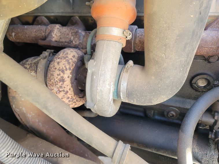 image for item LN9606 1993 International 4900  dump truck