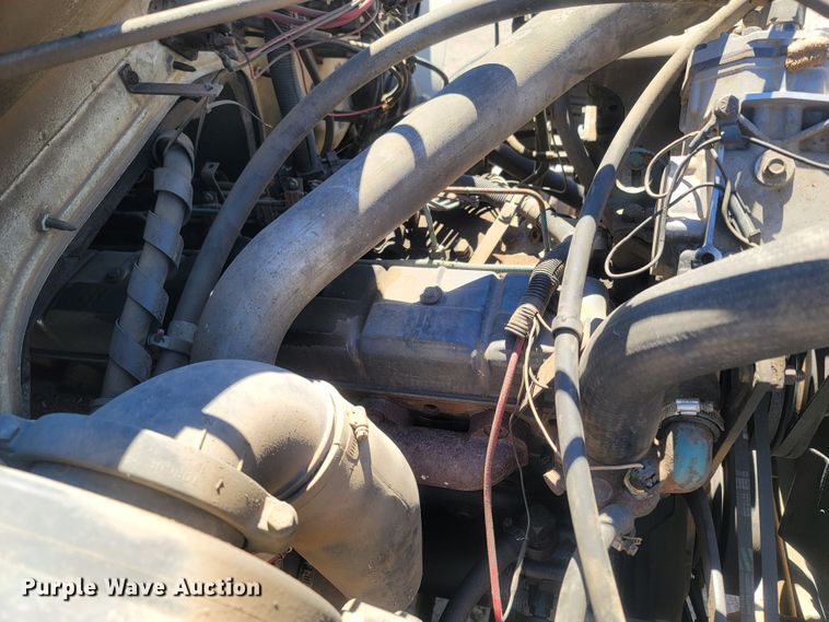 image for item LN9606 1993 International 4900  dump truck