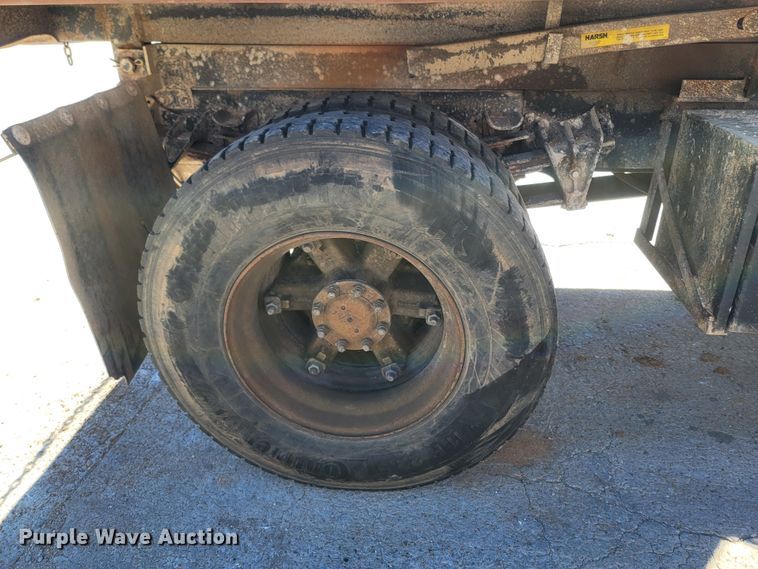 image for item LN9606 1993 International 4900  dump truck