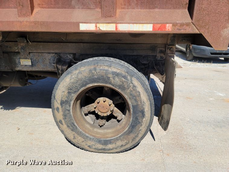 image for item LN9606 1993 International 4900  dump truck