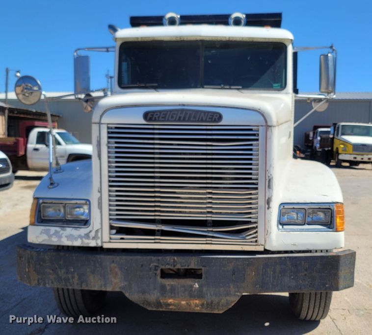 image for item LN9607 1989 Freightliner FLD120  dump truck