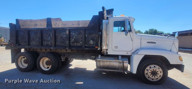 image for item LN9607 1989 Freightliner FLD120  dump truck