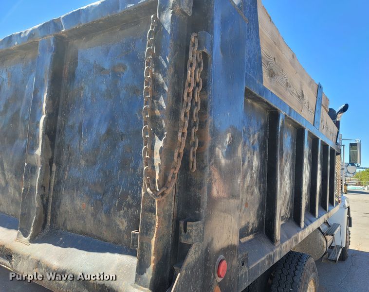 image for item LN9607 1989 Freightliner FLD120  dump truck