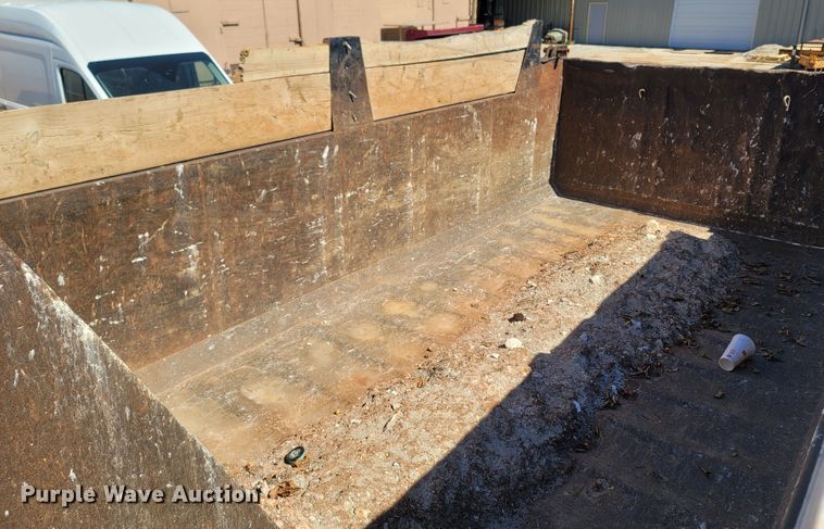 image for item LN9607 1989 Freightliner FLD120  dump truck