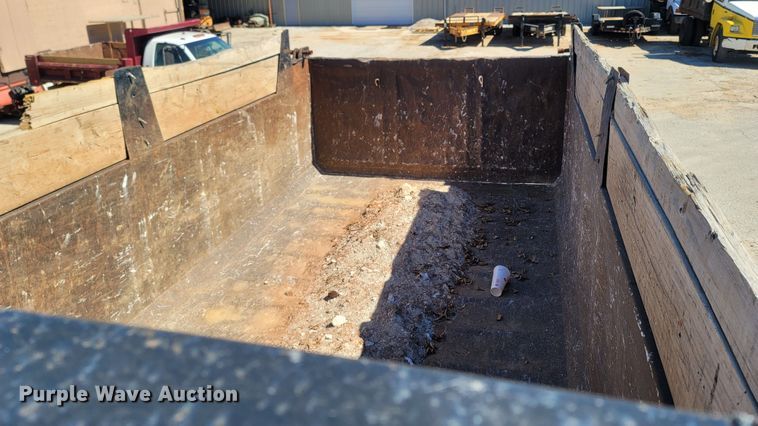 image for item LN9607 1989 Freightliner FLD120  dump truck